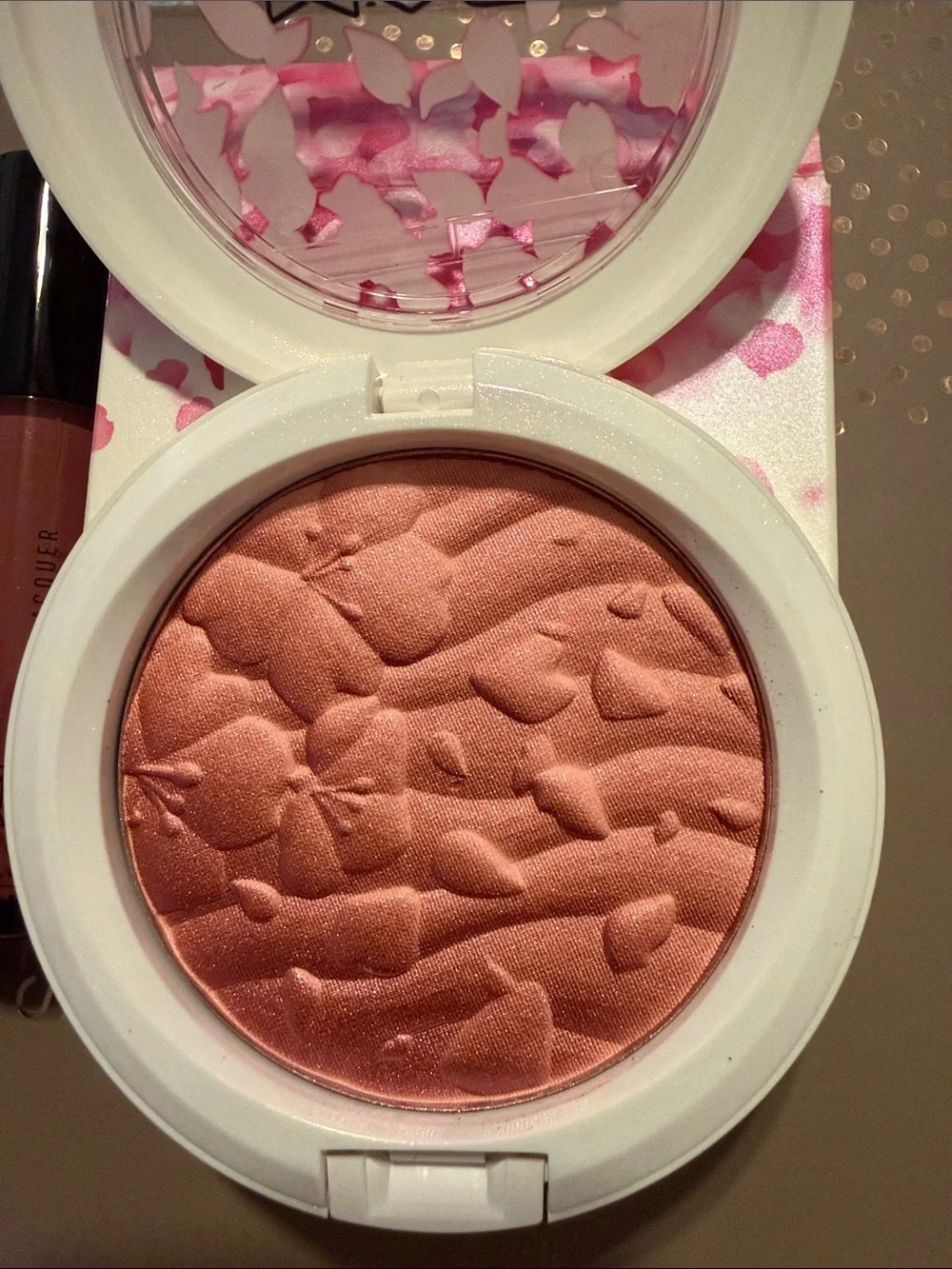 MAC Cosmetics Pink Shimmer Face Powder & Mauve Lip Lacquer Duo